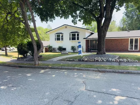 10 King St, Wakefield, MA 01880