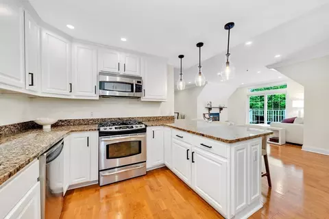 95 Conant St #404, Concord, MA 01742