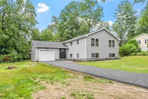 329 Gorwin Dr, Holliston, MA 01746