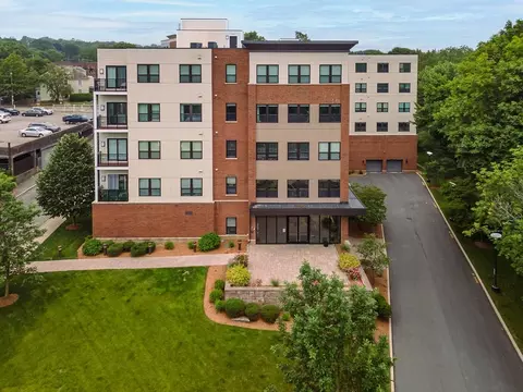 999 Hancock St #513, Quincy, MA 02169