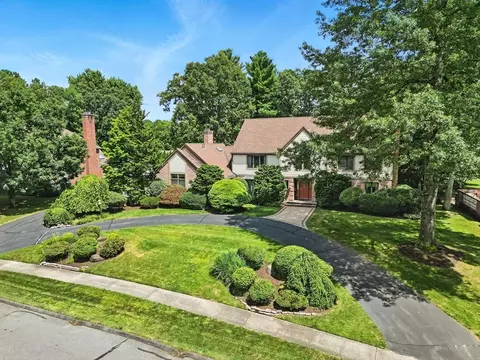 111 Ashford Rd, Longmeadow, MA 01106