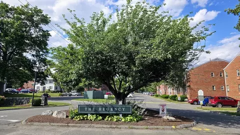 261 Regency Park Dr #261, Agawam, MA 01001