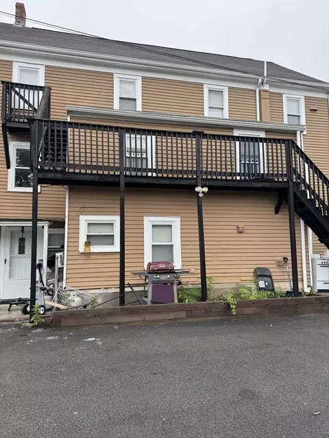 5 Morton Sq # -9, Stoughton, MA 02072