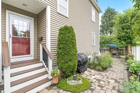 143 Waverley St #143, Belmont, MA 02478