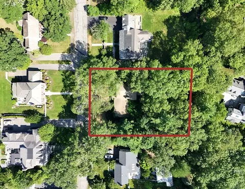 67 Old Colony Rd, Wellesley, MA 02481