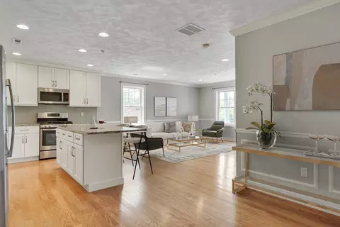 15 Church St # 201, Wilmington, MA 01887