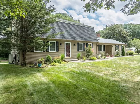 16 Tall Timber Dr, Wilbraham, MA 01095