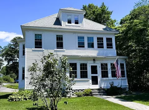 8 High St, Ayer, MA 01432