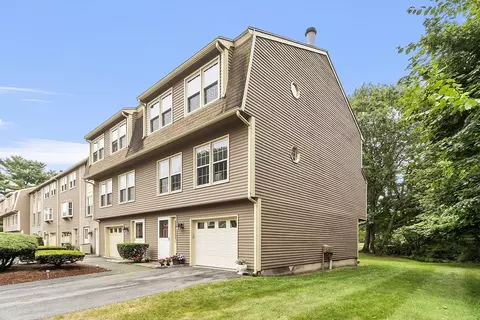 81 Heritage Dr #81, Tewksbury, MA 01876