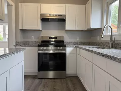 33 Norwood St, Fall River, MA 02723 photo 5
