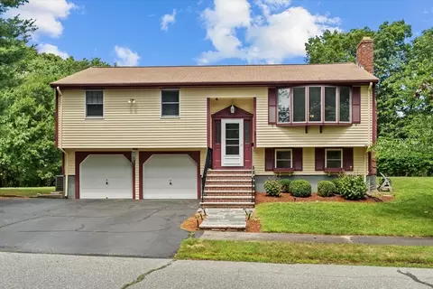9 Brentwood Dr, Reading, MA 01867