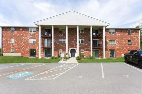 151 Providence Rd #15, Grafton, MA 01519