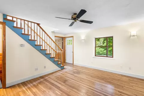 84 High St, Upton, MA 01568 photo 4