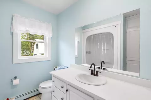 84 High St, Upton, MA 01568 photo 23