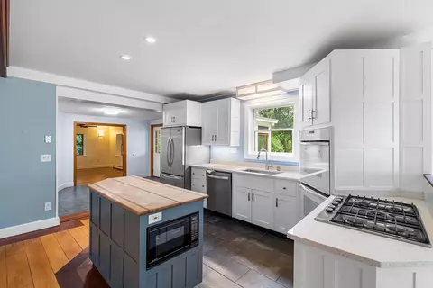 84 High St, Upton, MA 01568 photo 7