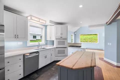 84 High St, Upton, MA 01568 photo 8