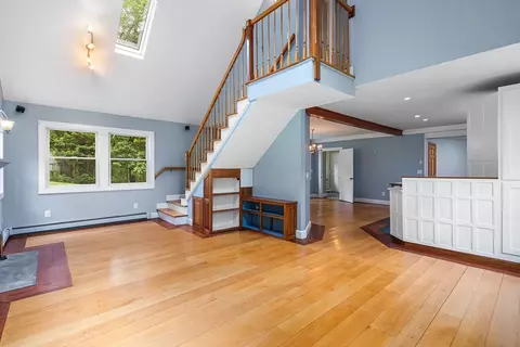 84 High St, Upton, MA 01568 photo 11