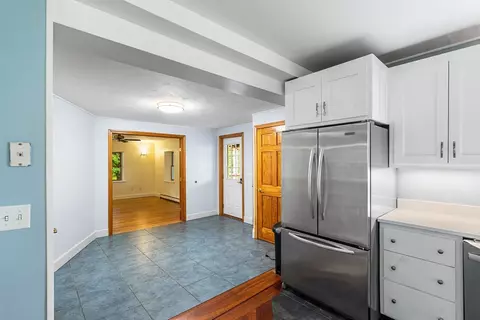 84 High St, Upton, MA 01568 photo 6