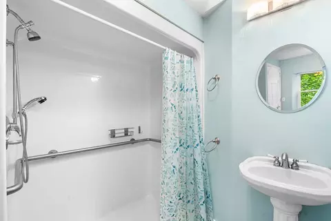 84 High St, Upton, MA 01568 photo 15