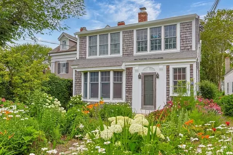 98 Commercial St #U1, Provincetown, MA 02657