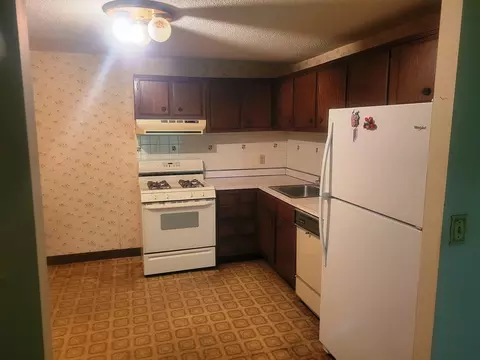 1285 Lawrence St #C8, Lowell, MA 01852 photo 3