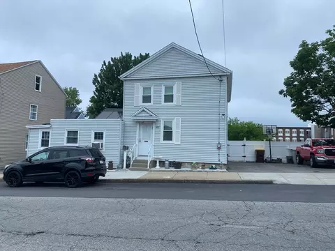 368 Globe St, Fall River, MA 02724 photo 2