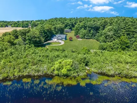 1 Doctor Hickey Ln # -3, Rochester, MA 02770