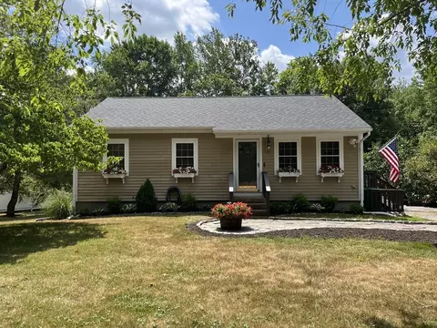 43 Pleasant St, Pembroke, MA 02359
