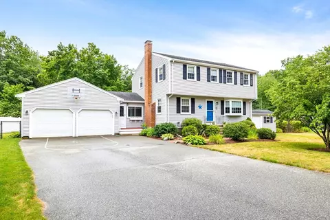 4 Aldrich Rd, Foxboro, MA 02035