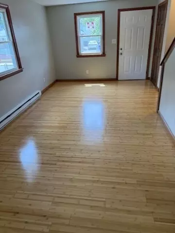 58-60 Pendleton Ave, Springfield, MA 01109 photo 2