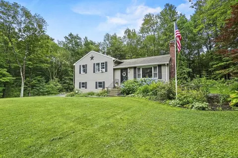 Exterior - 16 Carrier Ln, Sutton, MA 01590 photo 2 of 9