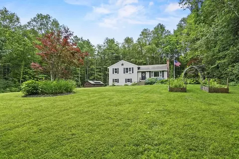 Exterior - 16 Carrier Ln, Sutton, MA 01590 photo 8 of 9