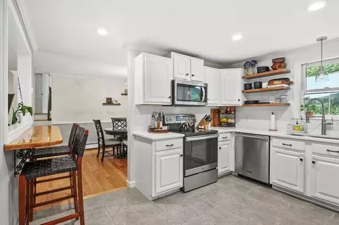 Kitchen - 16 Carrier Ln, Sutton, MA 01590 photo 1 of 2