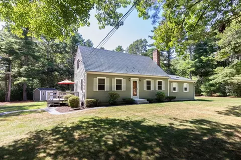 47 Bourne Rd, Plymouth, MA 02360