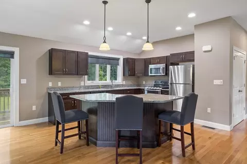 23 Hemlock Dr, Ayer, MA 01432 photo 3