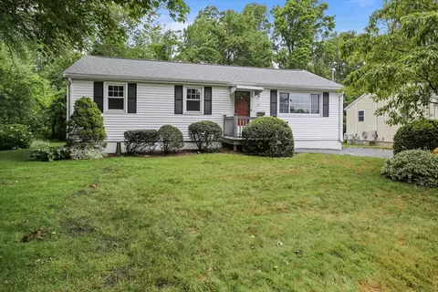 47 Hapgood Rd, Worcester, MA 01605