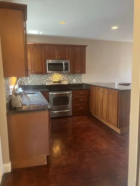 19 Salutation #52, Boston, MA 02109