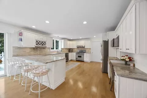 29 Weatherdeck Dr, Bourne, MA 02532 photo 4