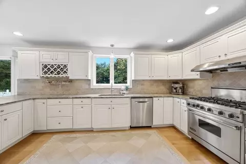 29 Weatherdeck Dr, Bourne, MA 02532 photo 6