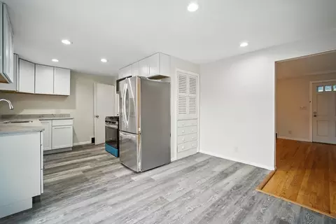 32 Pine Hill Rd, Springfield, MA 01118 photo 8