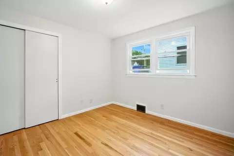32 Pine Hill Rd, Springfield, MA 01118 photo 16