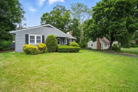 32 Pine Hill Rd, Springfield, MA 01118 photo 3
