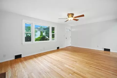 32 Pine Hill Rd, Springfield, MA 01118 photo 6