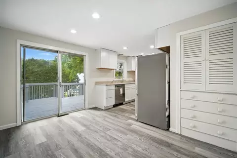 32 Pine Hill Rd, Springfield, MA 01118 photo 9