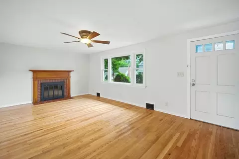 32 Pine Hill Rd, Springfield, MA 01118 photo 5