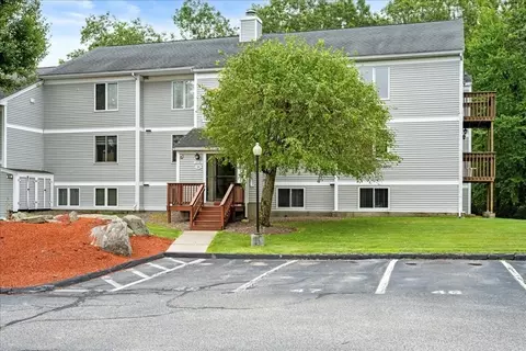 330 Sunderland Rd #48, Worcester, MA 01606
