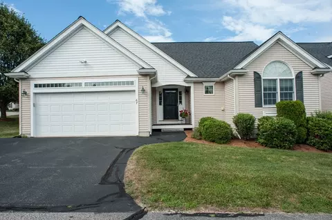 67 Hillview Ln #67, Whitinsville, MA 01588