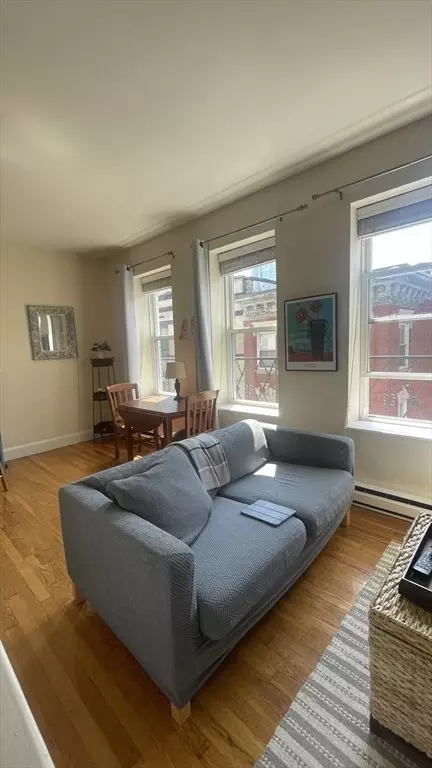 121 Salem St #4D, Boston, MA 02113