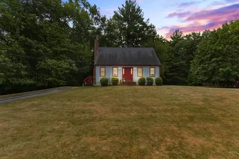 71 Pondview Cir, Taunton, MA 02780