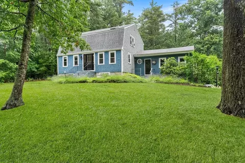 6 Old North St, Duxbury, MA 02332
